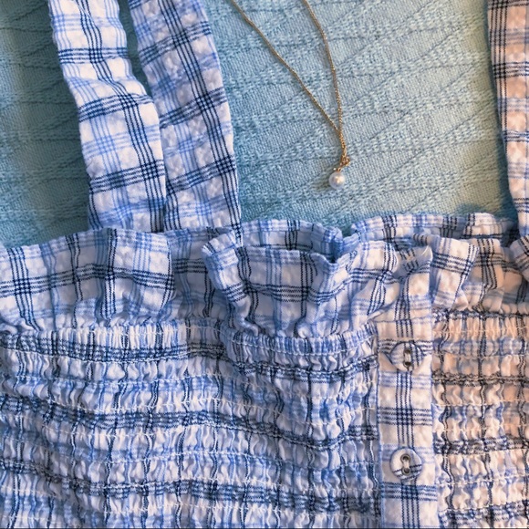 Cottage core 🌿 baby blue plaid scrunch flow top - Picture 2 of 3